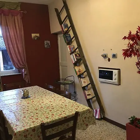 La Rosa Tra Le Vigne 住宿加早餐酒店 Belveglio
