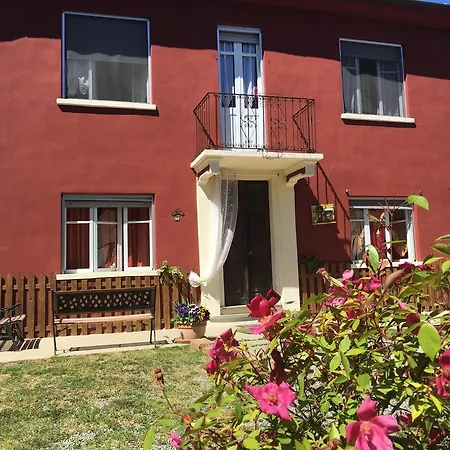 La Rosa Tra Le Vigne 住宿加早餐酒店 Belveglio